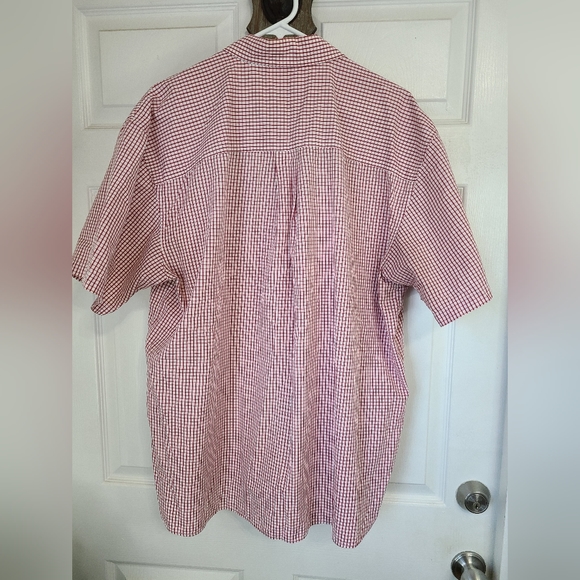 Izod Men's Classic Short Sleeve Button Down Shirt, Size: XL Color: Red/White - Picture 14 of 15